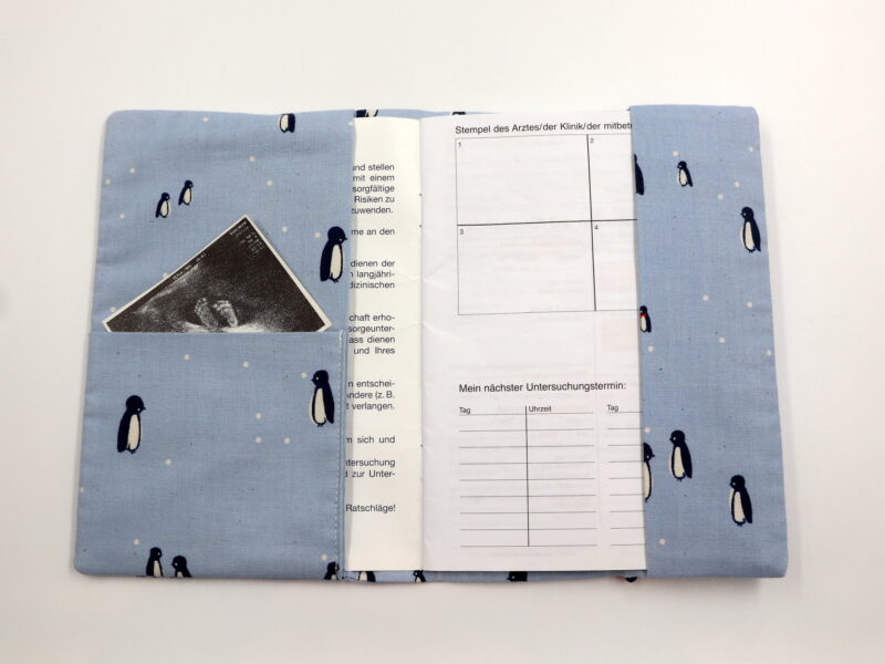 Mutterpasshülle – Penguin Party Blue  – Mutterpass Hülle – Bild 3