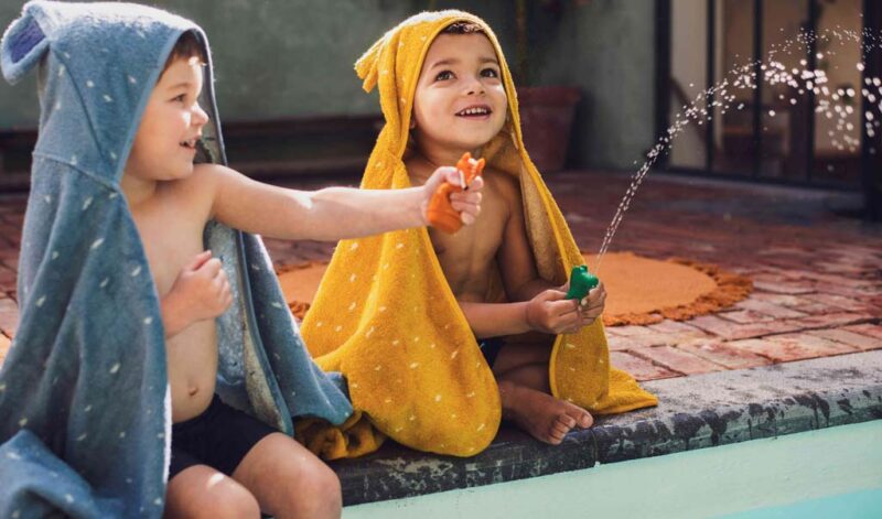 Badespielzeug "Spritztiere" - Mrs. Elephant & Mr. Crocodile – Bild 3