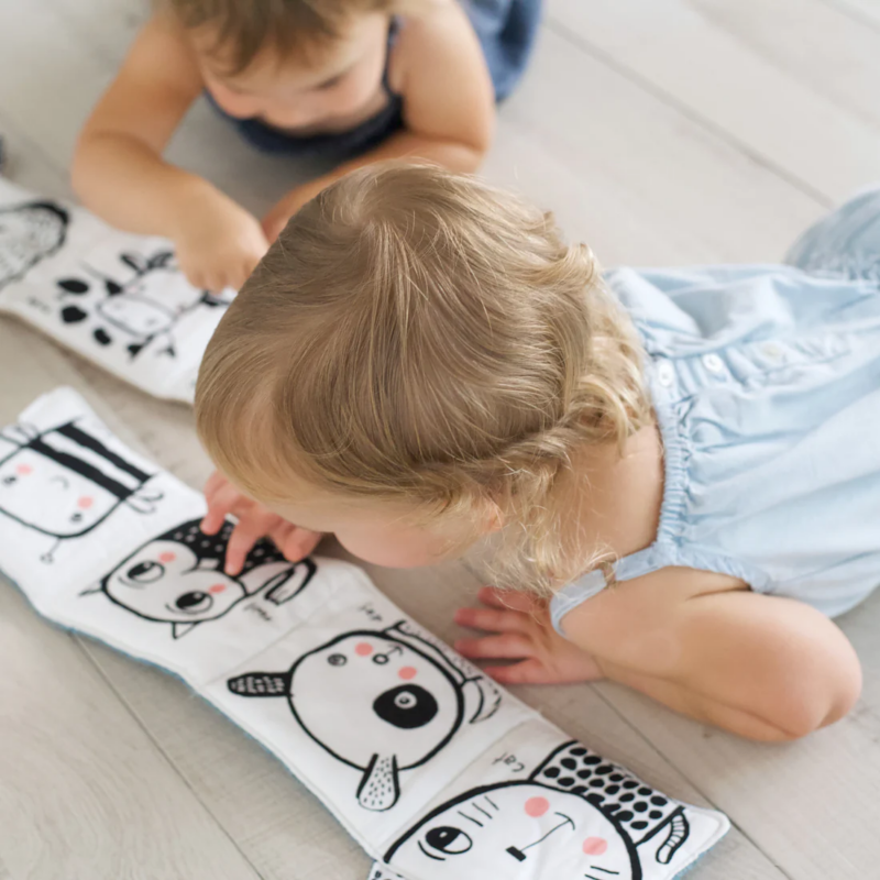 Babys erstes Kuschelbuch "Friendly Faces" – Garten – Bild 4