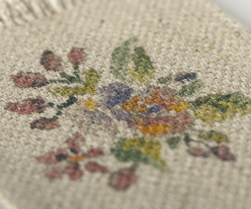 Kleiner Teppich mit Blumen – Bild 2