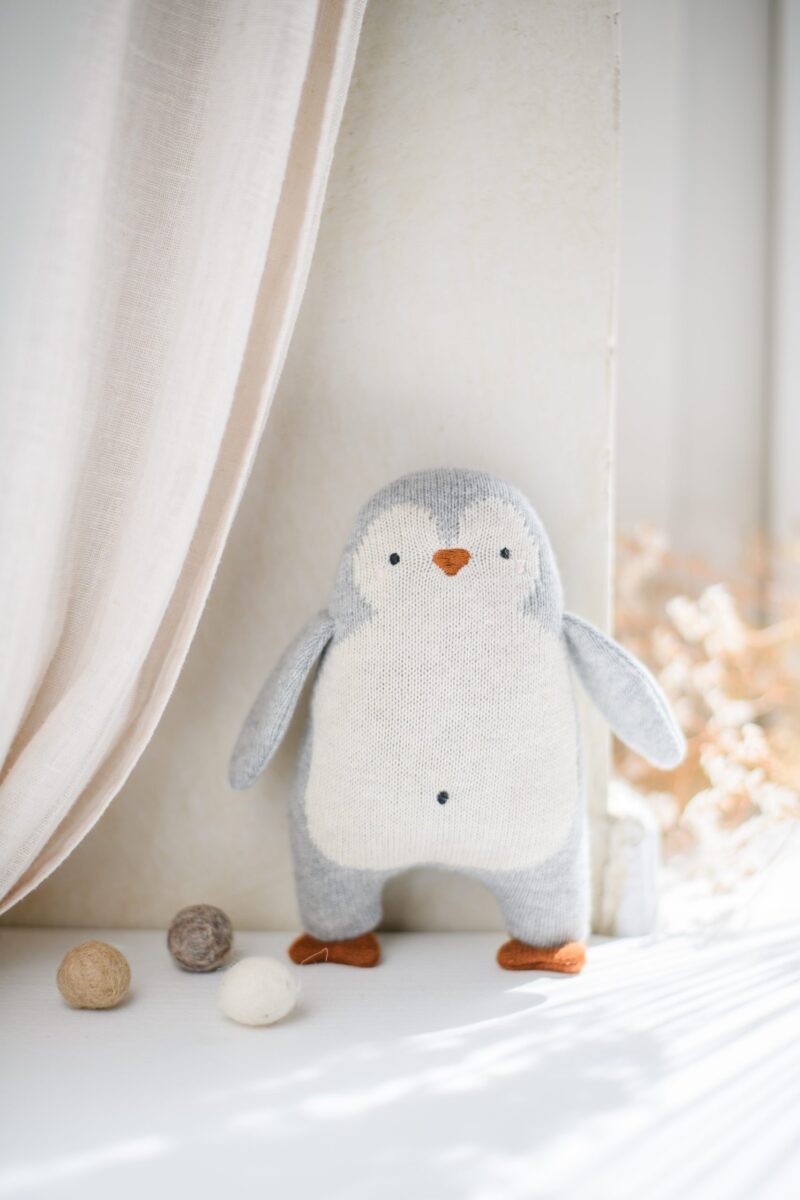 Babyrassel Pinguin – Hellgrau – Bild 2