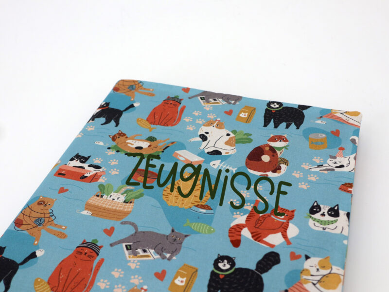Zeugnismappe_mit_Namen_Katzen