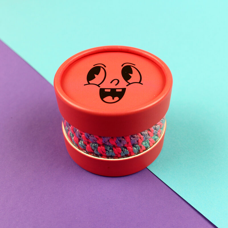 Ava&Yves - Haargummi-Set bunt/hellblau/dunkelrot mit 4 Haargummis in runder Geschenkbox Ava&Yves - Haargummi-Set bunt/hellblau/dunkelrot mit 4 Haargummis in runder Geschenkbox