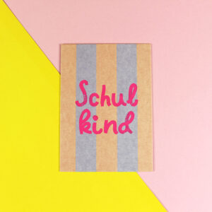Ava&Yves - Postkarte Schulkind flieder/rosa - Neon Pink